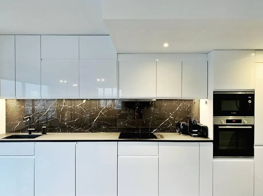 Rare 75m2 Parisian Apartment, Breathtaking Views! *
