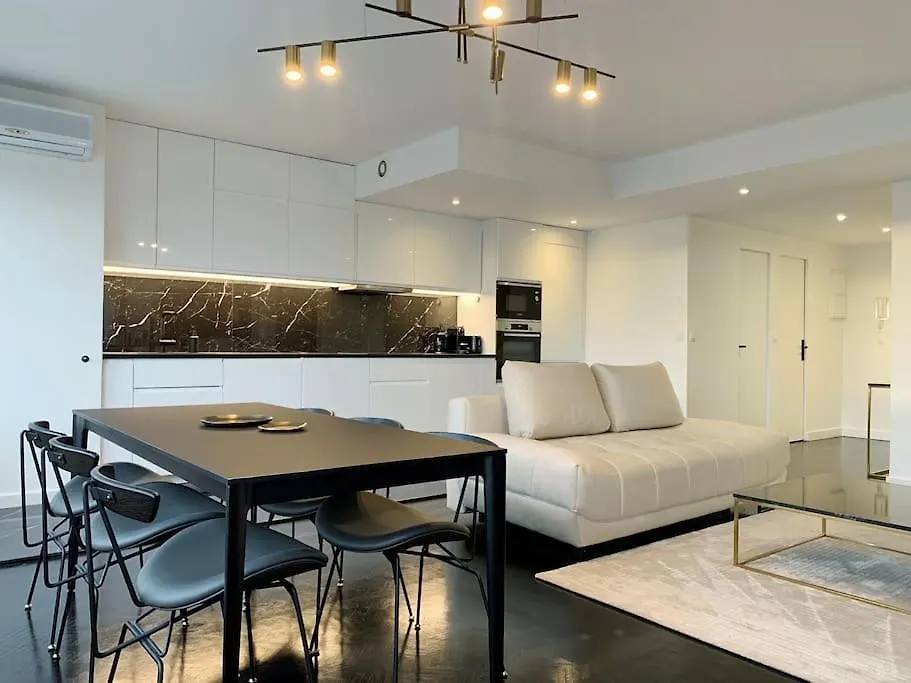 Apartment Rare 75m2 Parisian Apartment, Breathtaking Views! *